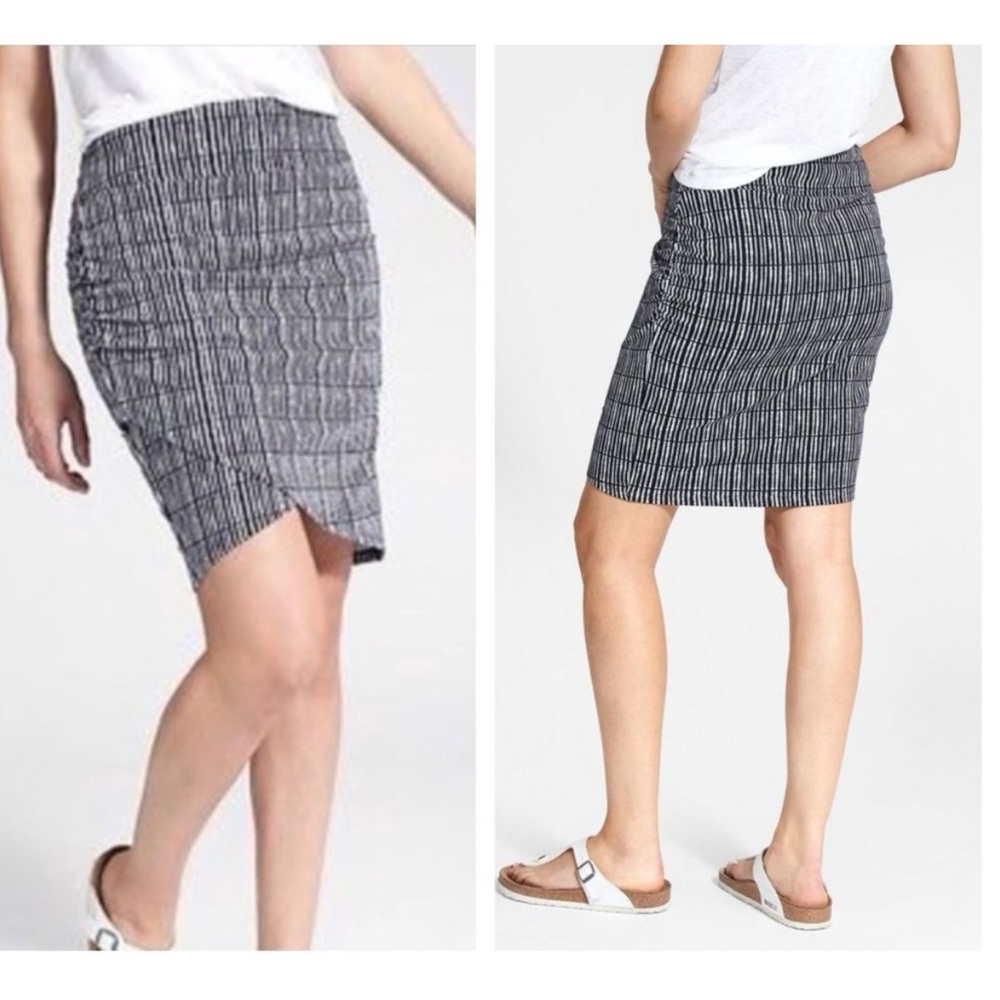 Athleta kickback faux wrap skirt